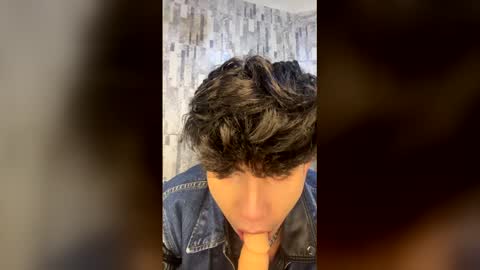 Lyle Bennett Freelance Model online show from 01-12-26, 02:33