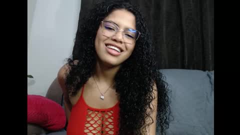 lylii_evans online show from 11-19-25, 01:27
