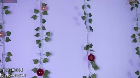 Snapshot of lyly_loveyou chatting on 12-16-25, 05:45 Lyly online show from 12-16-25, 05:45