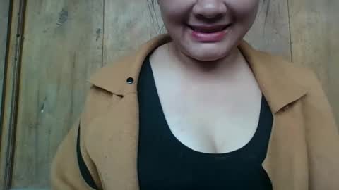 lylymai online show from 09-28-25, 01:44