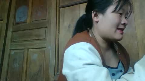 lylymai online show from 10-23-25, 02:22