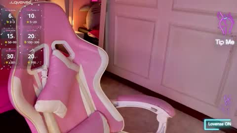 Lyna love online show from 11-19-25, 11:27