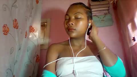 lyndah19 online show from 03-11-26, 07:03