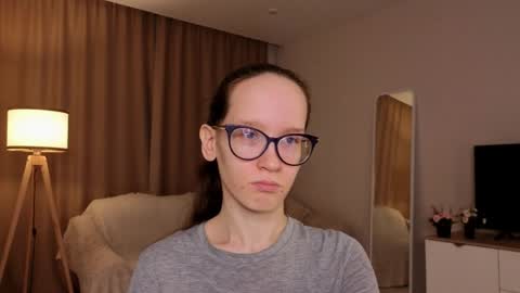 Sara online show from 04-21-26, 04:12