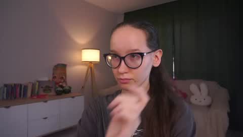 Sara online show from 07-20-26, 04:09