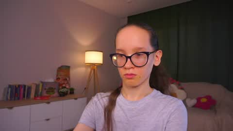 Sara online show from 07-23-26, 04:16