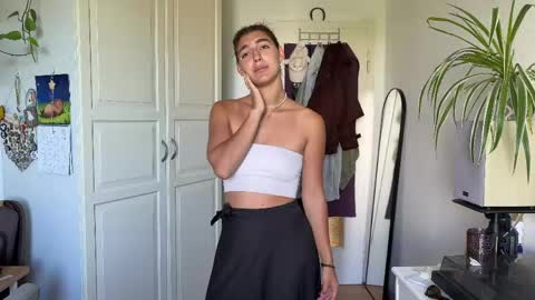  LYNN  online show from 05-02-26, 07:24
