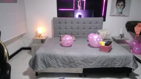 lynn_turner_ online show from 04-19-26, 12:15