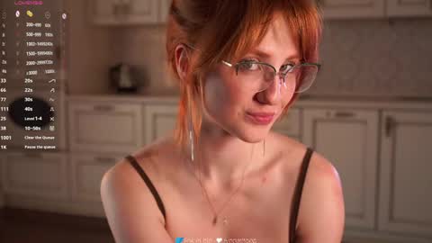 Snapshot of lynnalltop chatting on 05-06-26, 08:52 Natasha online show from 05-06-26, 08:52