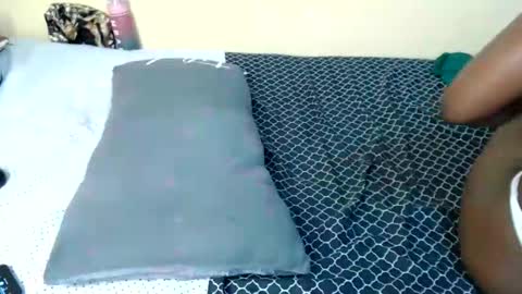 Snapshot of lynnesee chatting on 06-07-26, 10:35 lyenne online show from 06-07-26, 10:35