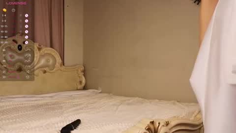 Lola online show from 02-11-25, 12:17