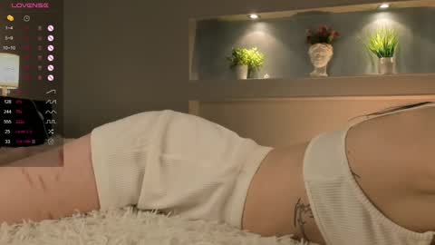 Lola online show from 03-09-25, 09:14