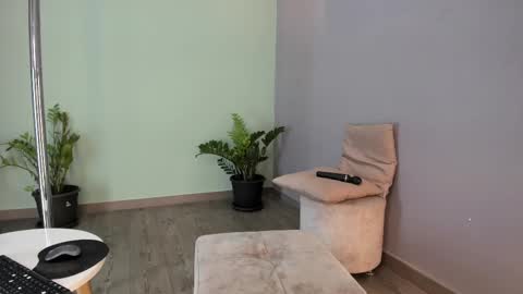 lynnsam_ online show from 02-08-25, 01:11