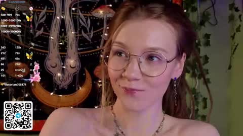 Lyra online show from 11-21-25, 12:10