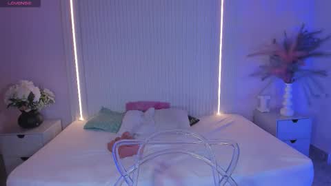 lyrafrost5 online show from 03-12-26, 05:24