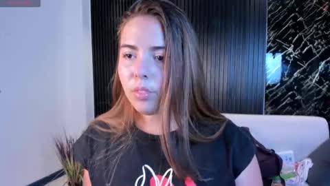 Lyssa  Everyday From 0700 to 1630 Col Time online show from 12-22-25, 03:42