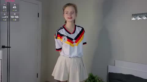 Julie online show from 06-19-26, 08:45