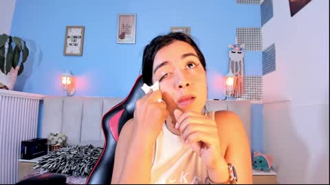 Snapshot of lyzzi_smith01 chatting on 01-22-25, 01:42 Lizzy smith online show from 01-22-25, 01:42