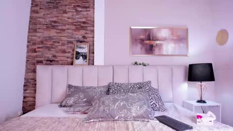 Snapshot of lyzzi_smith01 chatting on 10-24-25, 08:27 Lizzy smith online show from 10-24-25, 08:27