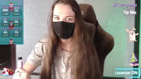 Snapshot of m00n8kiki chatting on 12-20-25, 10:11 Ksu online show from 12-20-25, 10:11