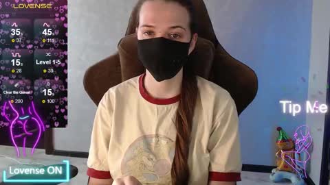 Snapshot of m00n8kiki chatting on 02-11-26, 06:29 Ksu online show from 02-11-26, 06:29