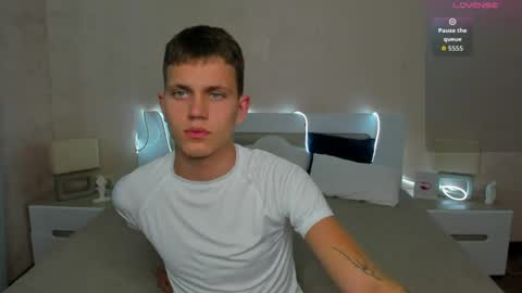 Snapshot of m0neyken_ chatting on 07-10-26, 03:00 m0neyken_ online show from 07-10-26, 03:00