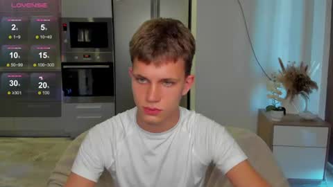 Snapshot of m0neyken_ chatting on 08-07-26, 02:13 m0neyken_ online show from 08-07-26, 02:13