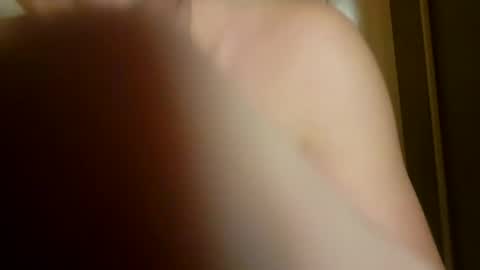 Snapshot of m1guele chatting on 01-15-25, 03:54 Fucklover online show from 01-15-25, 03:54