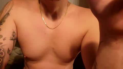 Snapshot of m1guele chatting on 01-16-25, 03:23 Fucklover online show from 01-16-25, 03:23