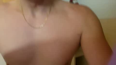 Snapshot of m1guele chatting on 03-10-25, 10:24 Fucklover online show from 03-10-25, 10:24