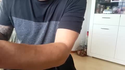 Snapshot of m1guele chatting on 10-16-25, 01:56 Fucklover online show from 10-16-25, 01:56