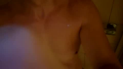 Snapshot of m1guele chatting on 10-26-25, 10:15 Fucklover online show from 10-26-25, 10:15