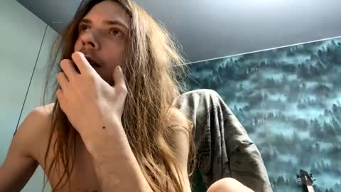 Snapshot of m1shq chatting on 12-13-24, 05:21 m1shq online show from 12-13-24, 05:21