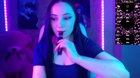 Snapshot of m_e_l_i_s_s_a_ chatting on 11-26-25, 10:44 Melissa online show from 11-26-25, 10:44