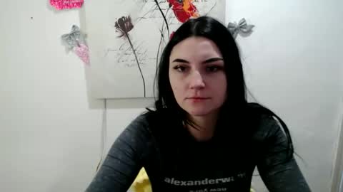 m_i_k_i_ online show from 02-17-26, 10:45