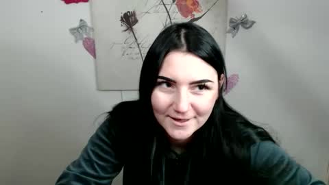 m_i_k_i_ online show from 02-25-26, 10:14