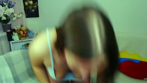 Snapshot of m_vikki chatting on 05-25-26, 01:17 Vikki online show from 05-25-26, 01:17