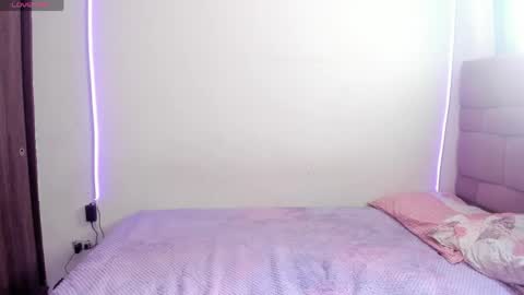 Sara online show from 04-22-26, 03:35