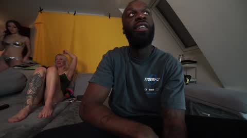 Snapshot of mac_troy chatting on 12-05-24, 08:11 Mac Troy online show from 12-05-24, 08:11