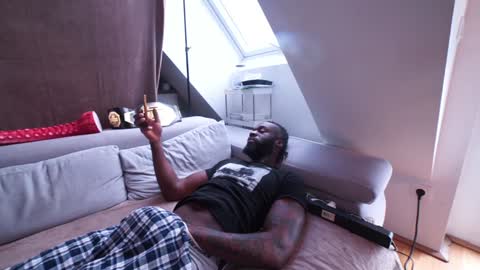 Snapshot of mac_troy chatting on 01-11-25, 11:34 Mac Troy online show from 01-11-25, 11:34