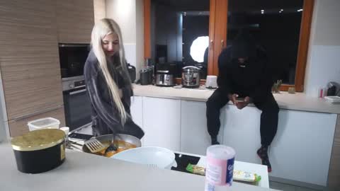 Snapshot of mac_troy chatting on 10-09-25, 06:17 Mac Troy online show from 10-09-25, 06:17