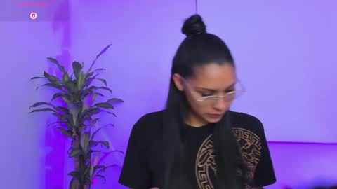 macarenasmith1 online show from 12-04-25, 11:08