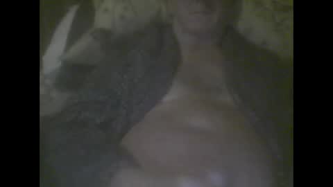 Snapshot of macbewdekan25 chatting on 11-30-25, 01:15 macbewdekan25 online show from 11-30-25, 01:15