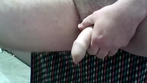 Snapshot of maccy6 chatting on 03-05-25, 01:28 London76 online show from 03-05-25, 01:28