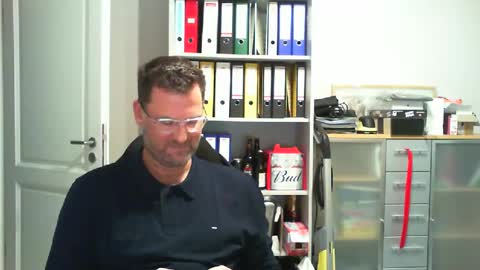 macfly67 online show from 12-03-24, 08:17