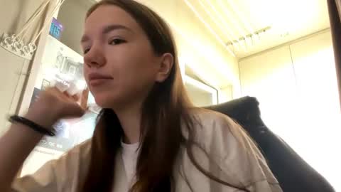 Mila online show from 05-11-26, 05:02