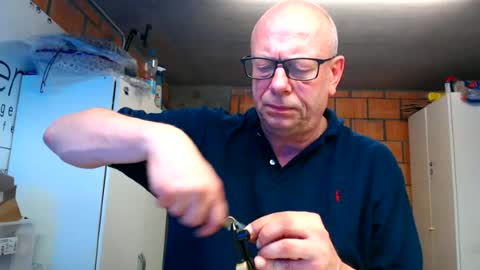 Snapshot of machinegun3dx chatting on 06-19-26, 06:34 Andy online show from 06-19-26, 06:34