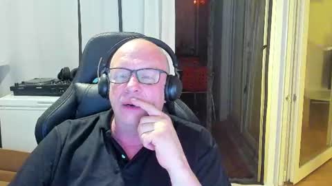 Snapshot of machinegun3dx chatting on 07-02-26, 11:33 Andy online show from 07-02-26, 11:33