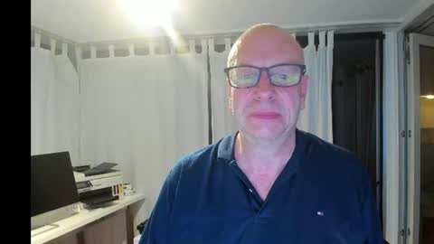 Snapshot of machinegun3dx chatting on 07-11-26, 02:47 Andy online show from 07-11-26, 02:47