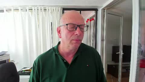 Snapshot of machinegun3dx chatting on 07-12-26, 03:36 Andy online show from 07-12-26, 03:36